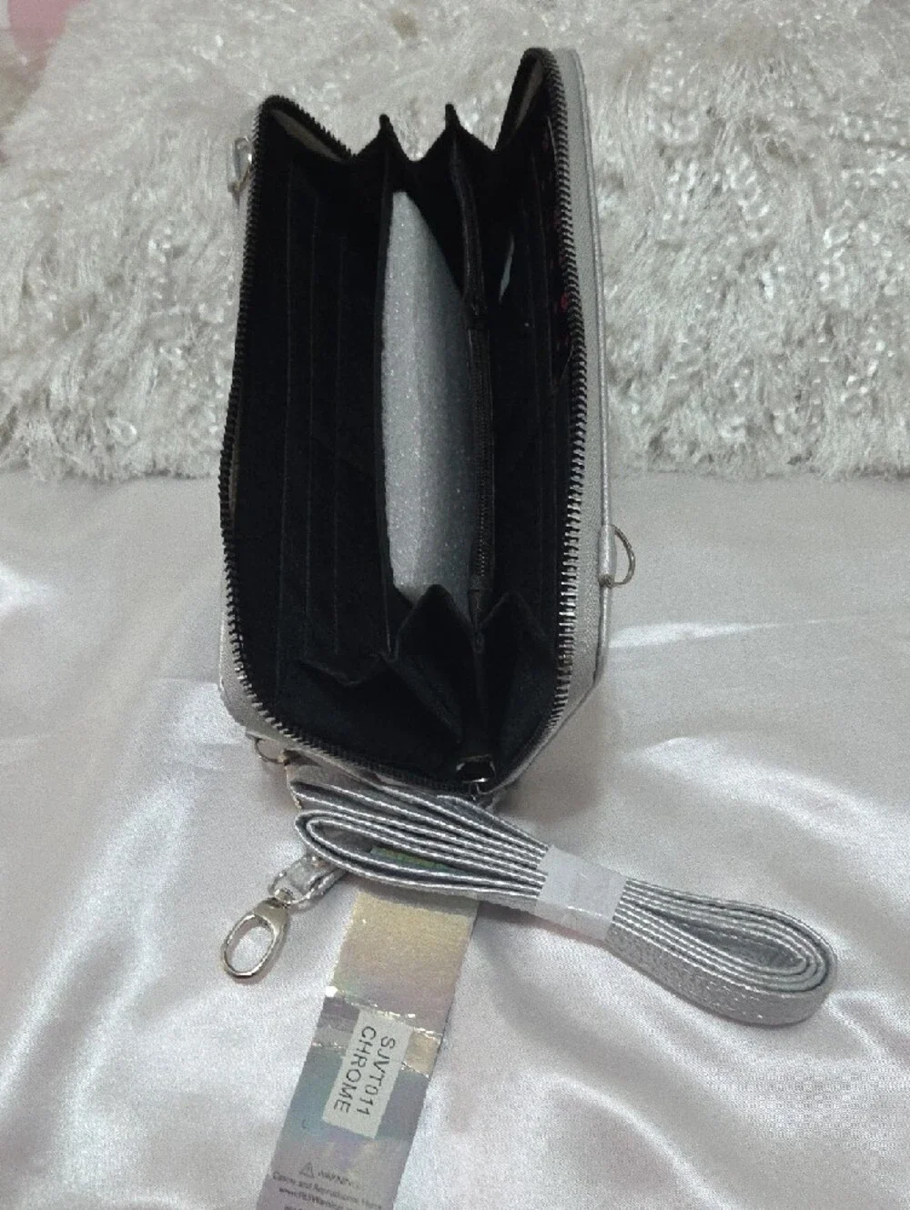 Derek Heart Metallic Silver Pebbled Wristlet Wallet